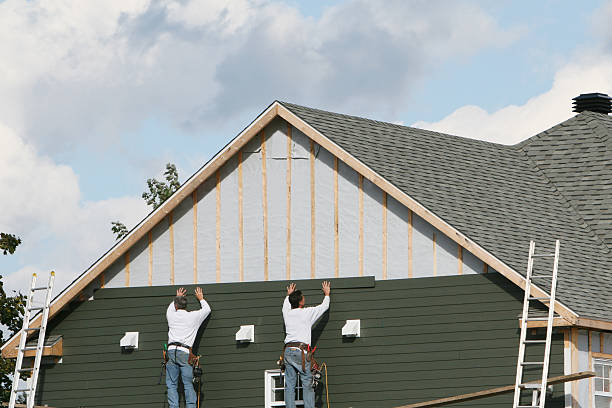 Professional Emergency Siding Repair technician working in Norwood, PA